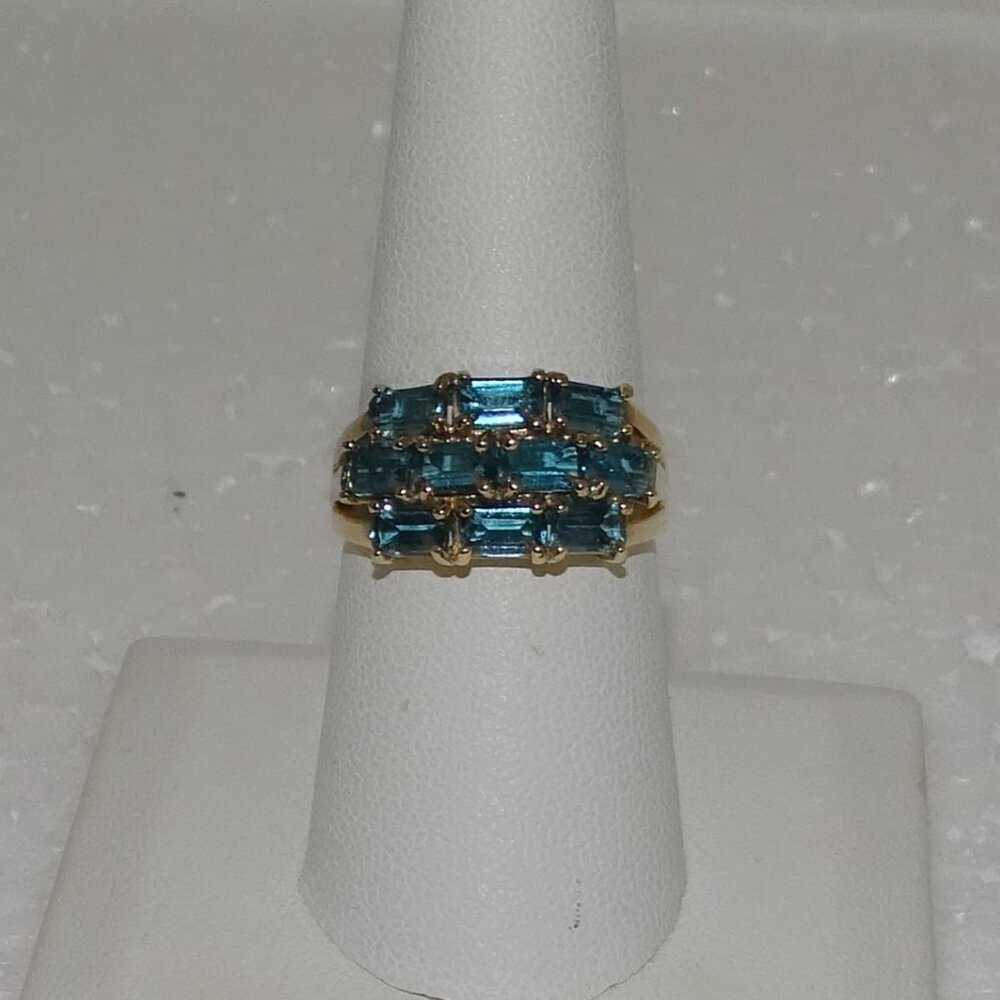 10 BAGGETS OF DARK BLUE TOPAZ